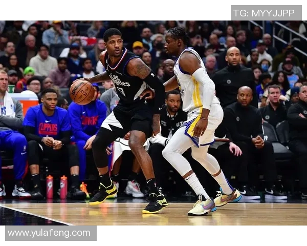 维金斯与保罗乔治的对决谁能在NBA赛场上笑到最后